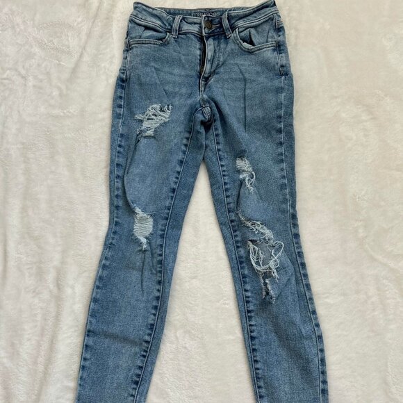 Women's Like New Nicely Distressed Darker High-Rise Skinny Jeans by Maurices - Picture 2 of 5